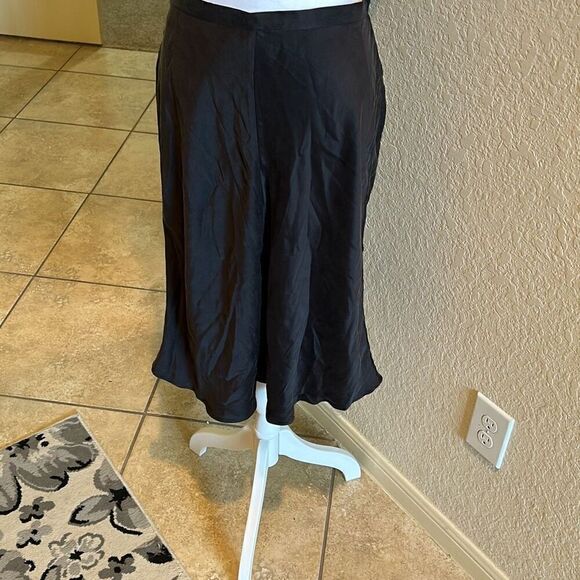 Chaser Womens M Satin Flared Midi Skirt Solid Black Minimalist Office Modest New - Picture 1 of 9